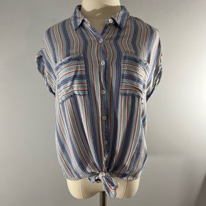 ❤️This shirt is new without tags and from Harper❤️